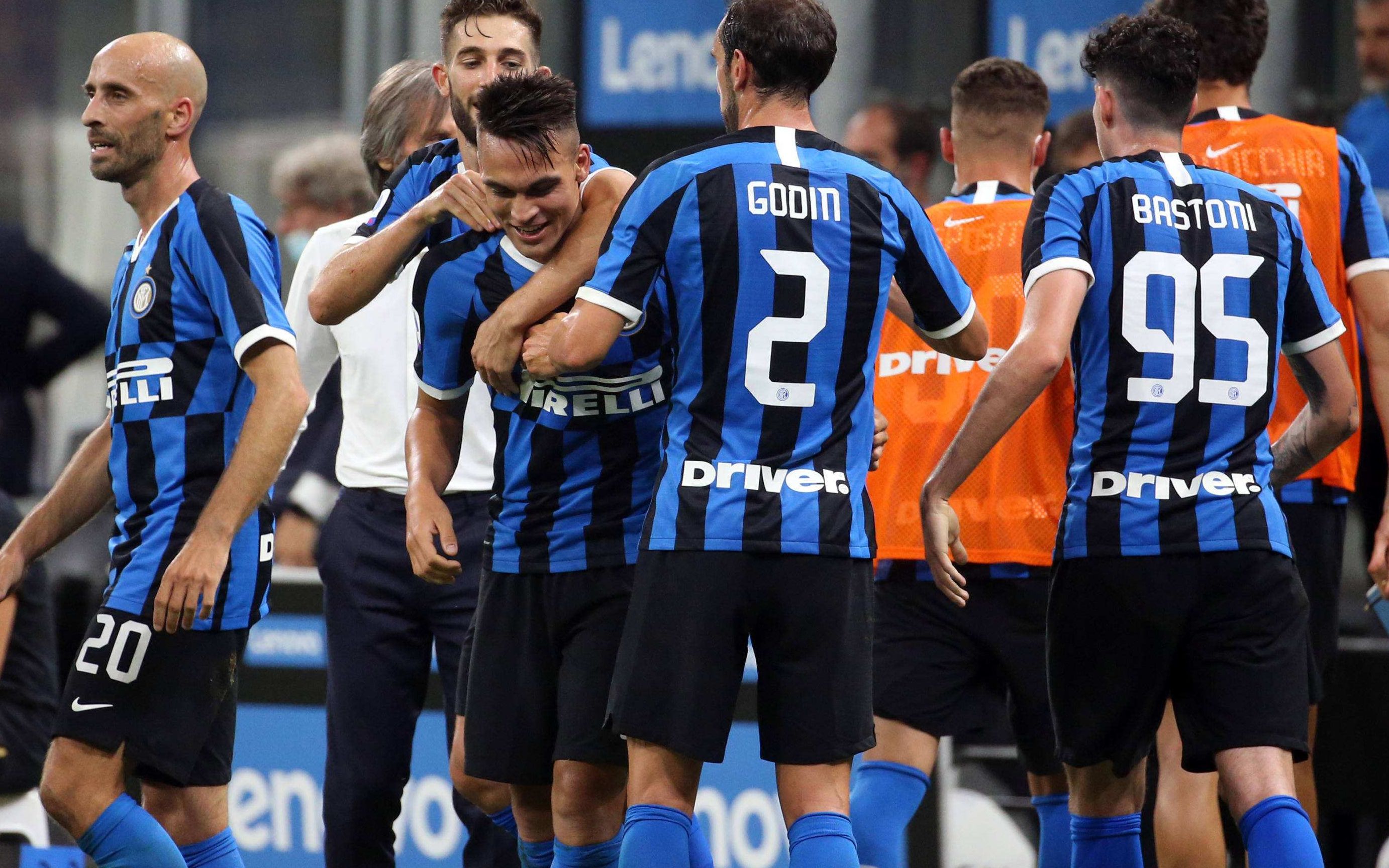 詹姆斯：防守时我们要拧成一根绳，并且时刻保持沟通