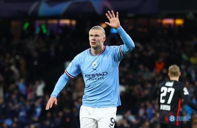 每体：莱万愿意接受降薪+替补，2026年初将和巴萨再谈