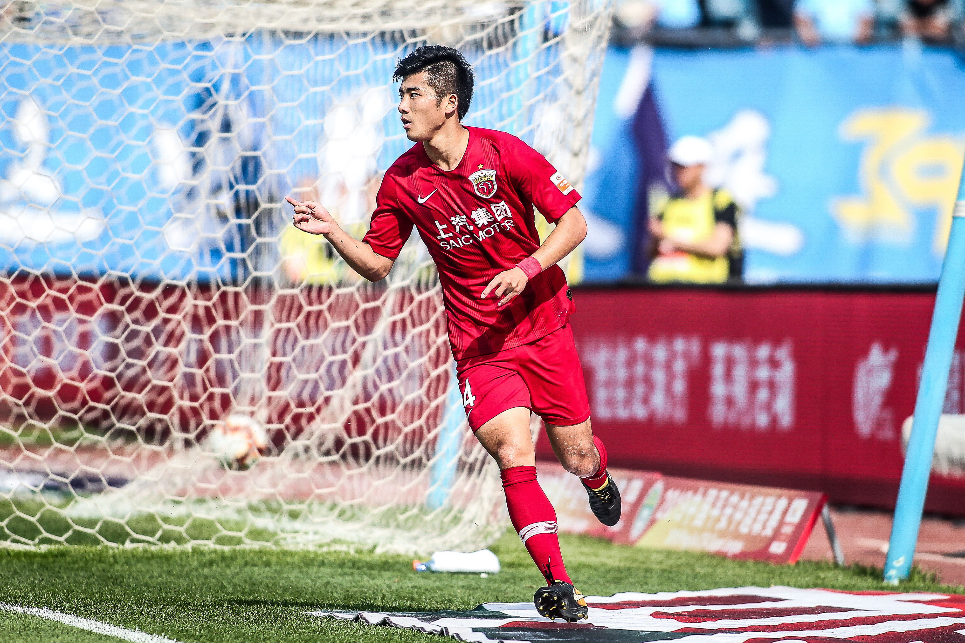 弗里克：我们不关注皇马，明天踢法兰克福的比赛才是最重要的