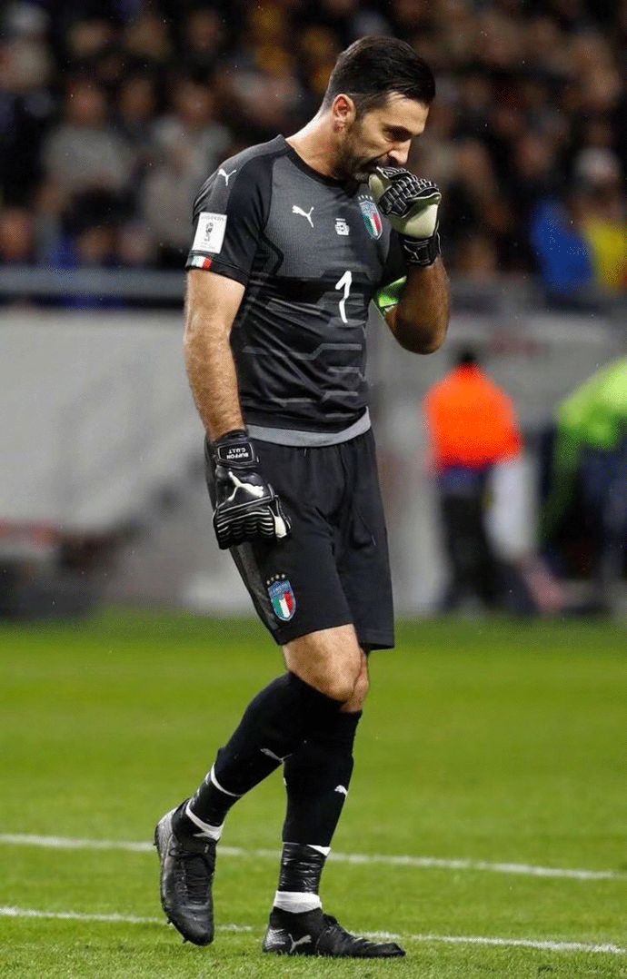 王哲林17分 CBA俱乐部杯上海男篮111-72战胜四川 杜智博23分