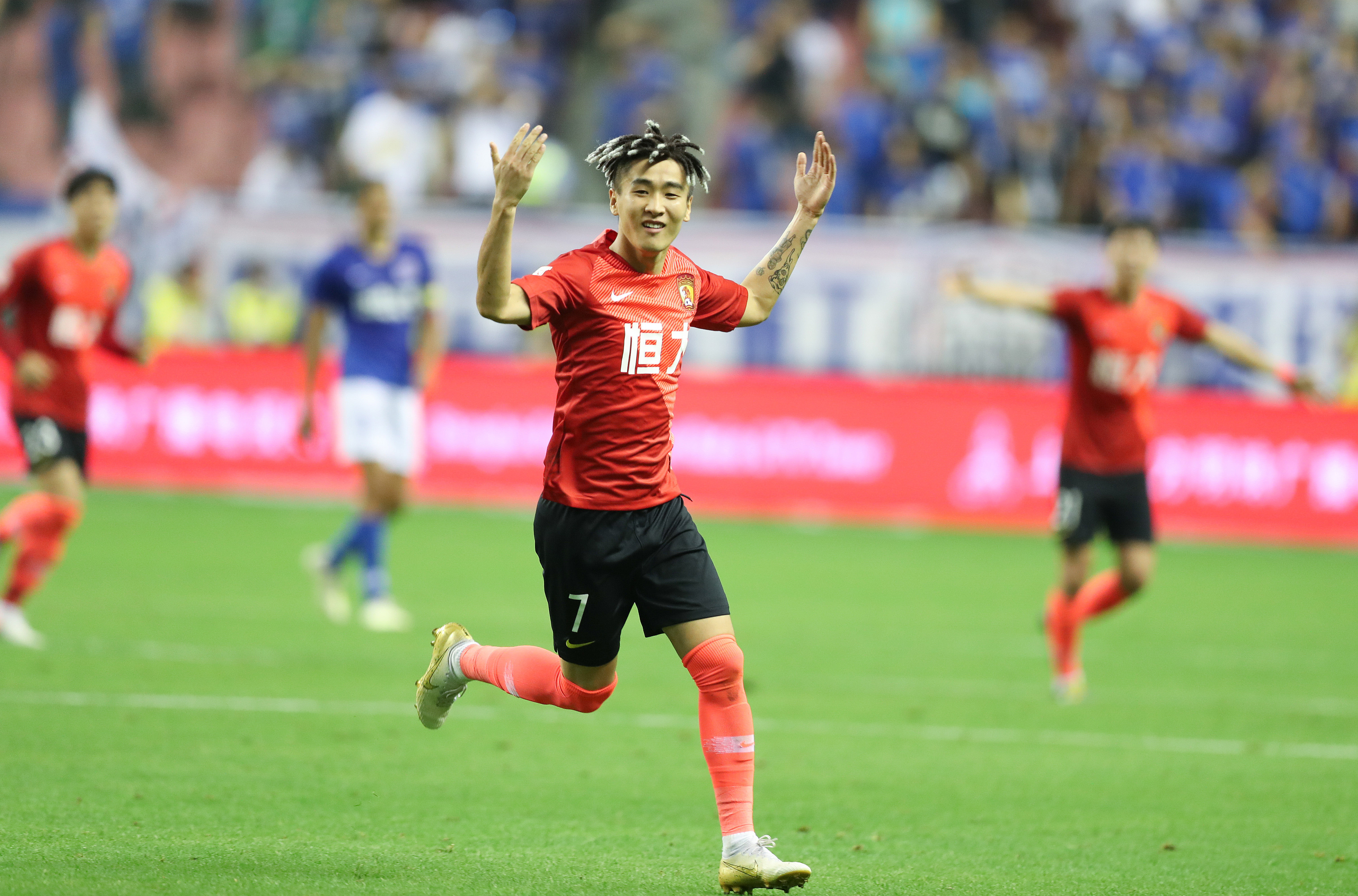 米体：联赛14轮不胜，佛罗伦萨多名球员及其家人遭死亡威胁