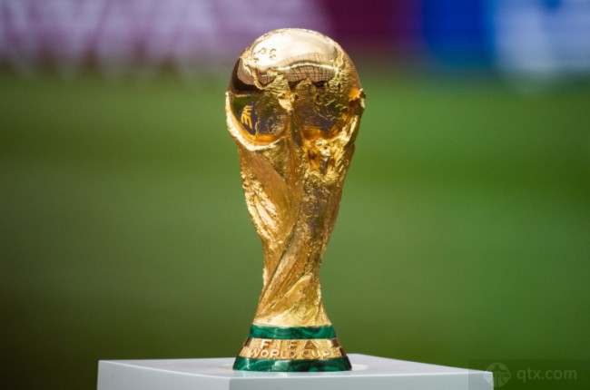 解说到了一个亚冠精英联赛的超巨失误…